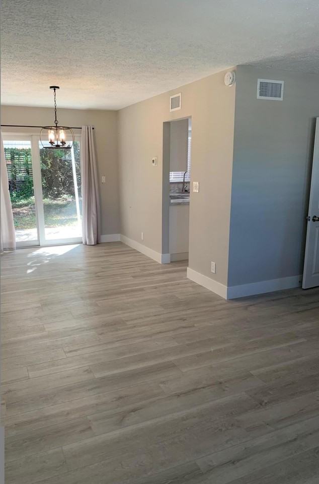 4220 Ne Indian River Dr #3 - Photo 6 of 12