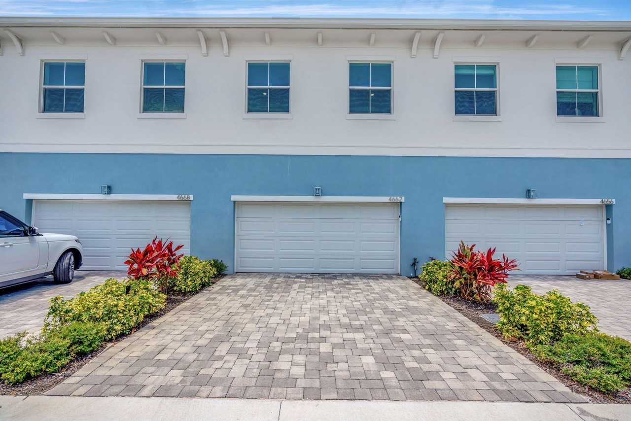 4695 Se Manatee Way - Photo 4 of 35