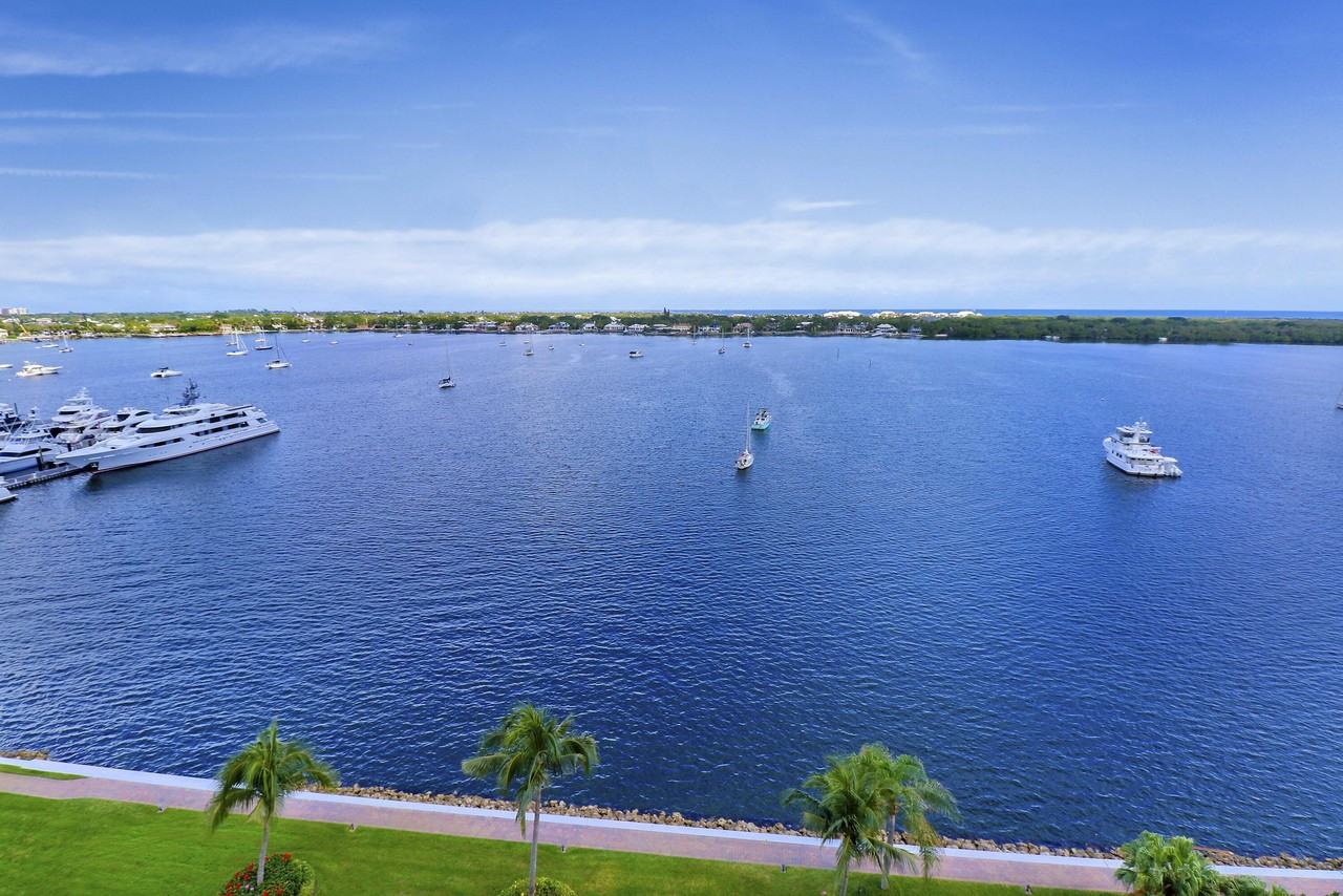 130 Lakeshore Dr Apt 1121 - Photo 3 of 47