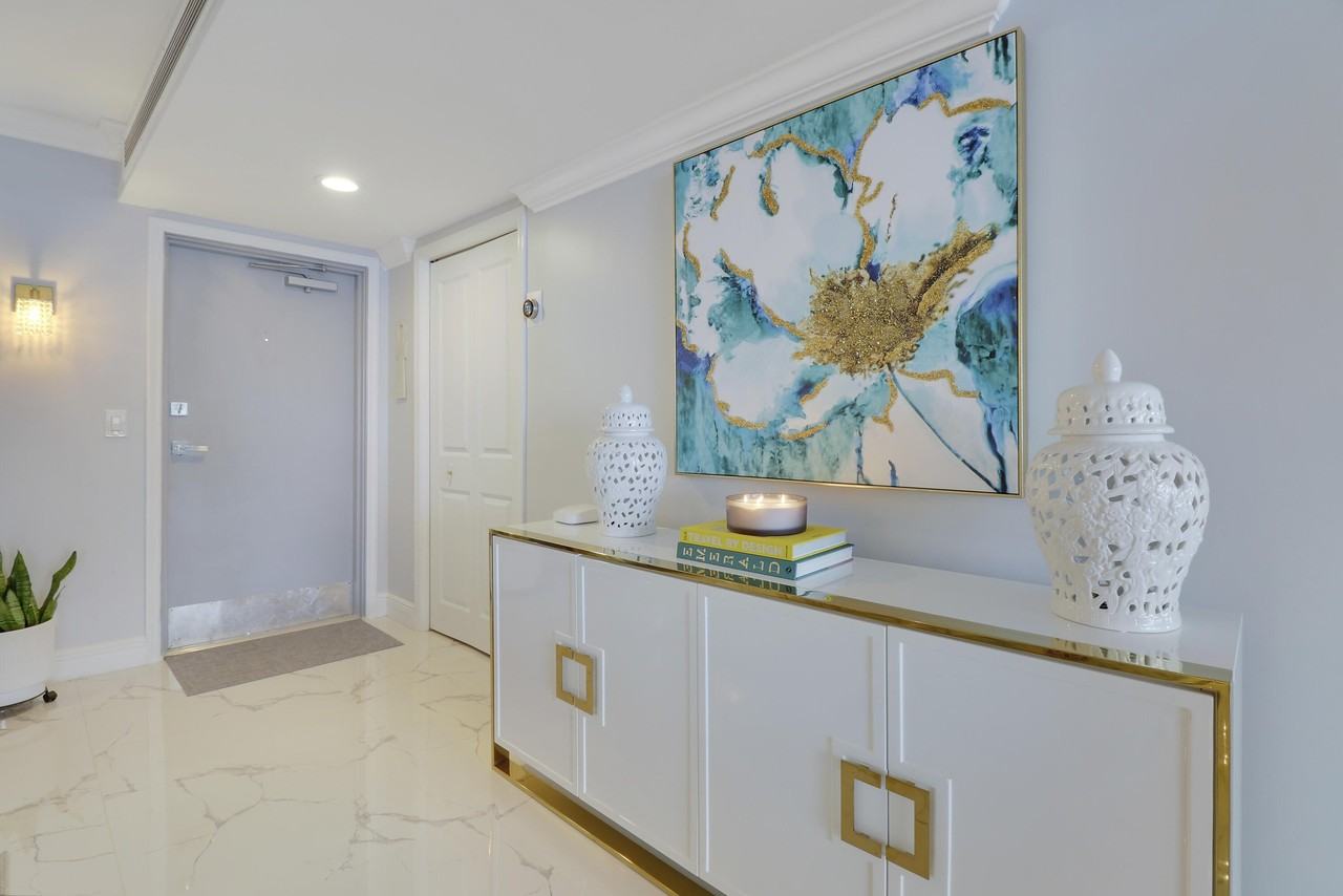 130 Lakeshore Dr Apt 1121 - Photo 5 of 47