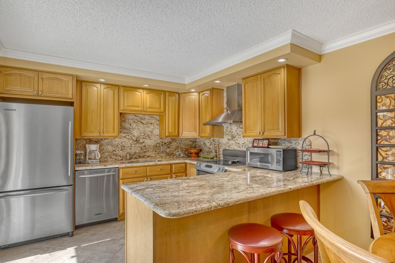 131 Ocean Cove Dr - Photo 6 of 30