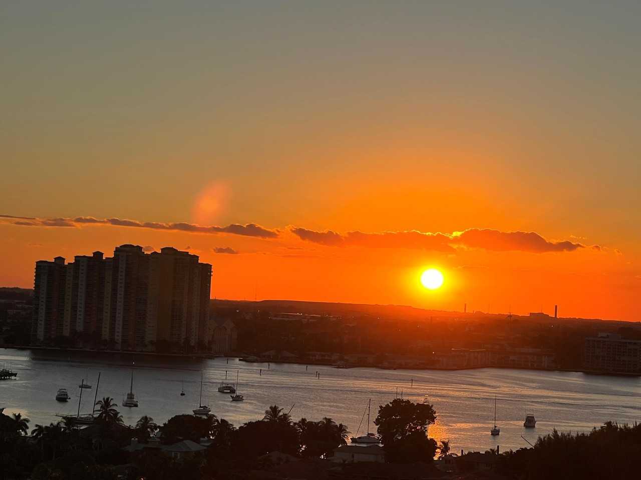 3400 N Ocean Dr Apt 706 - Photo 4 of 43