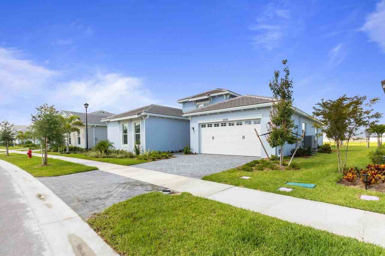 5579 Liberty Ln - Photo 4 of 50