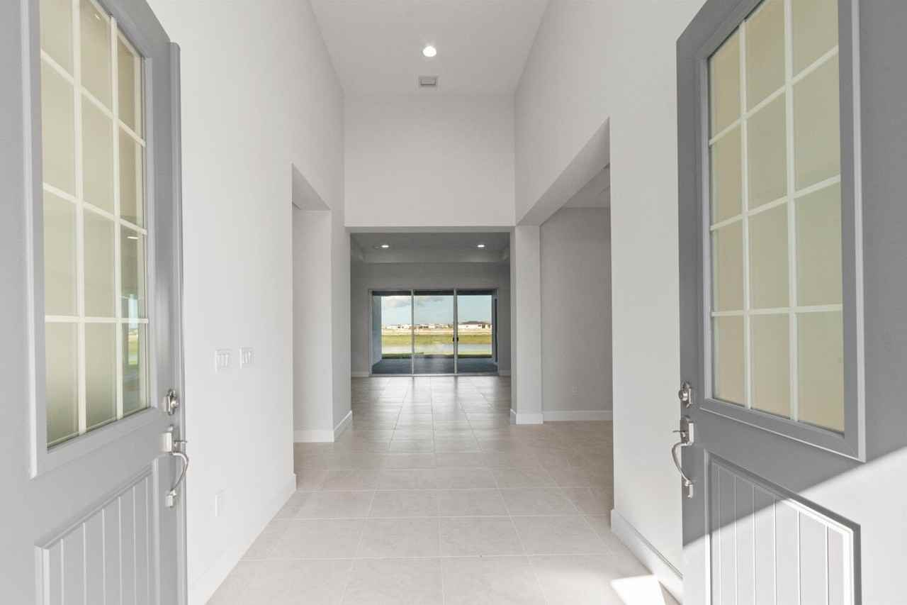 5579 Liberty Ln - Photo 5 of 50