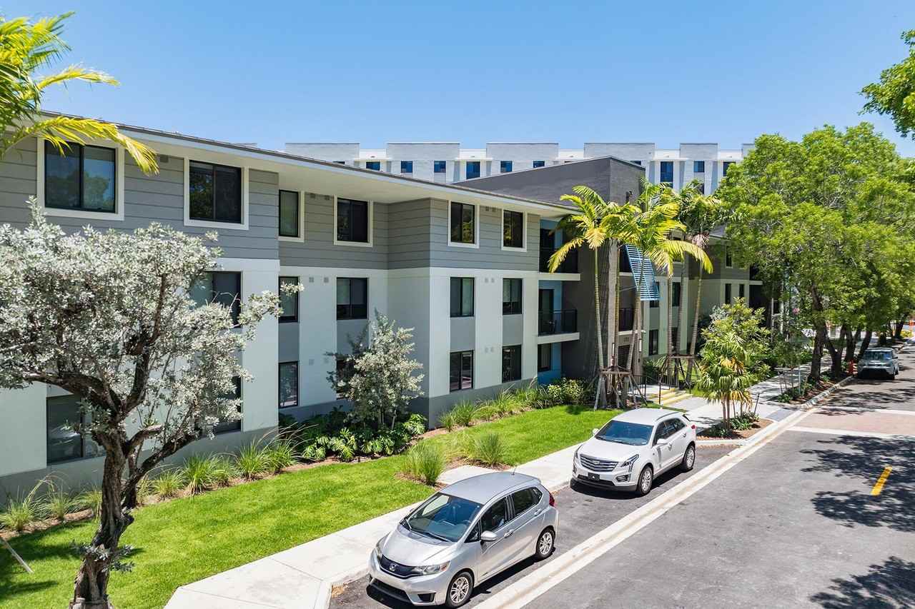 5961 Sw 68th St Apt 602 - Photo 4 of 20