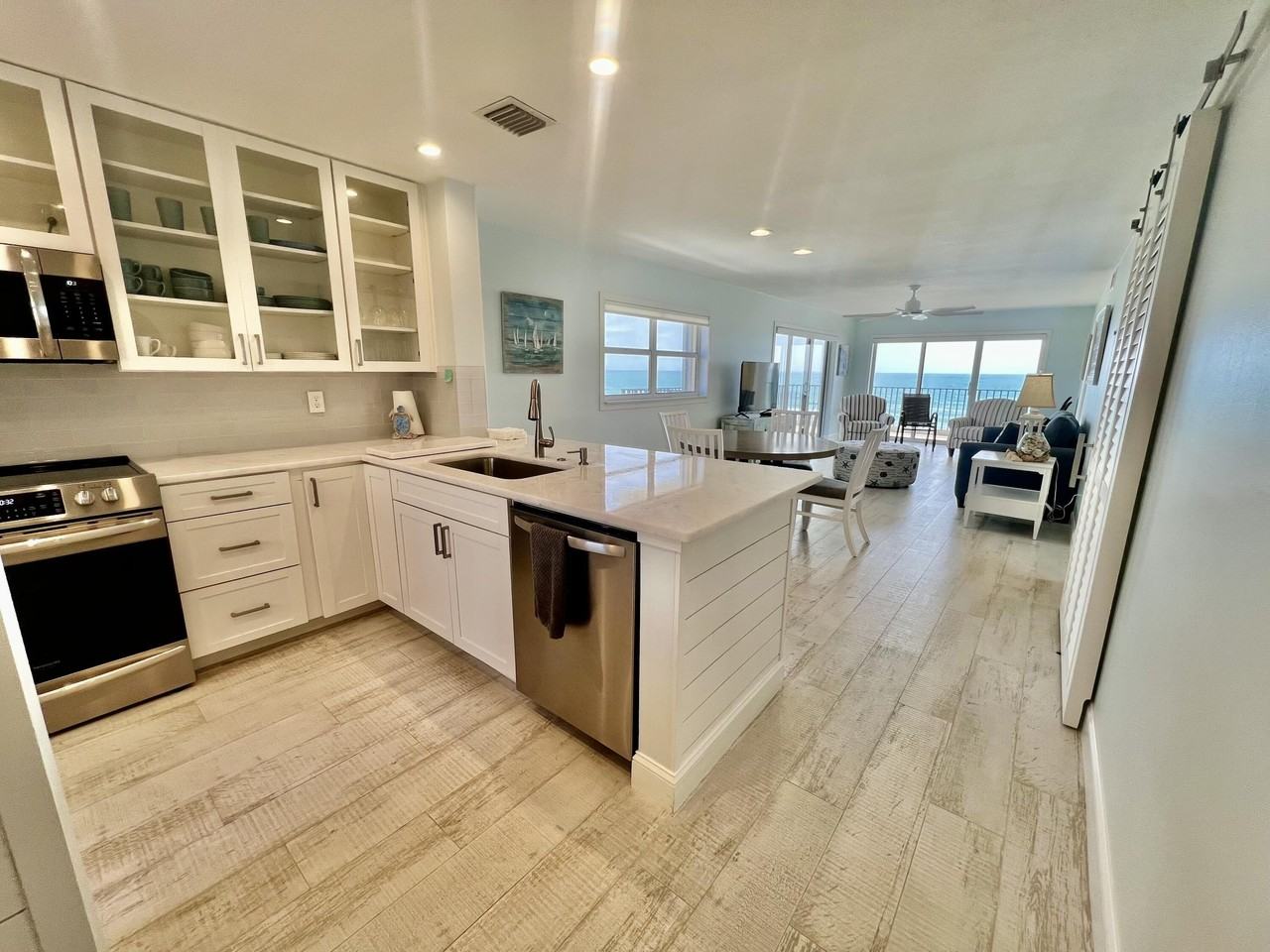 7410 S Ocean Dr Apt 505 - Photo 4 of 33