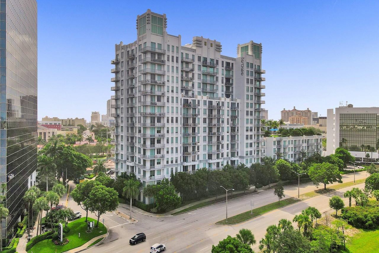 300 S Australian Ave Unit 1009 - Photo 2 of 31