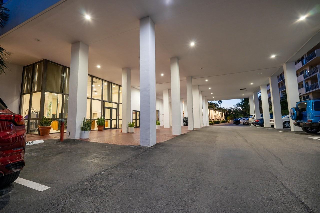 3589 S Ocean Blvd Apt 314 - Photo 3 of 28