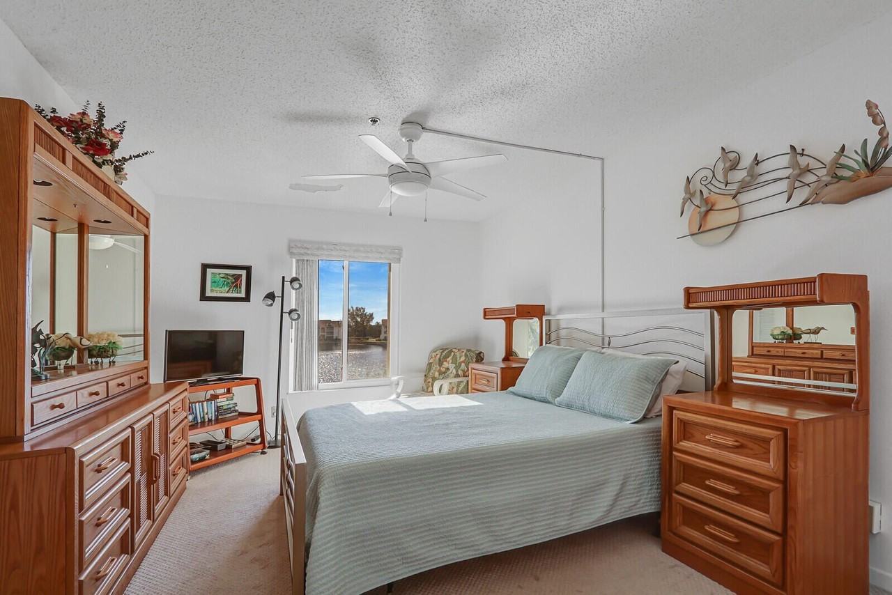 4468 Ne Ocean Blvd Apt F3 - Photo 5 of 10