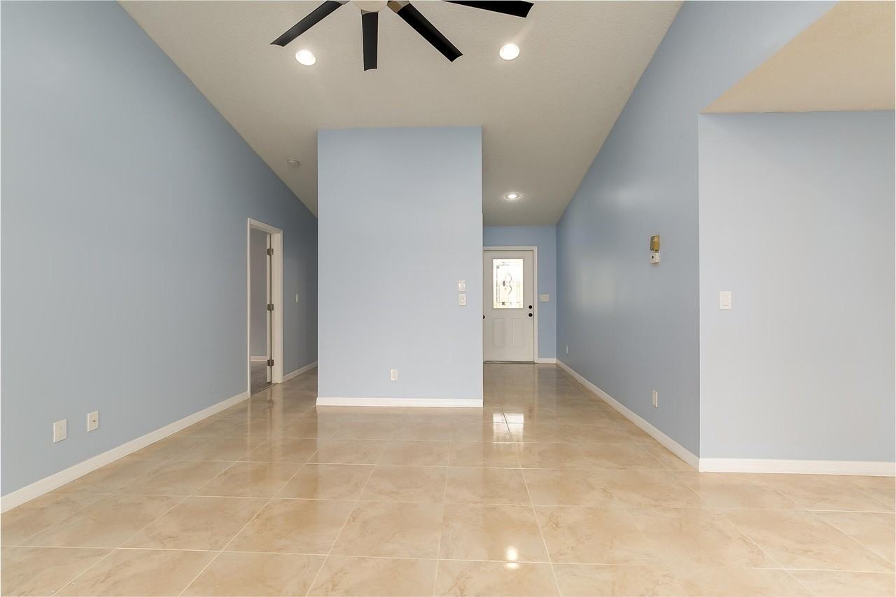 4166 Gator Trace Villas Cir Apt B - Photo 7 of 28