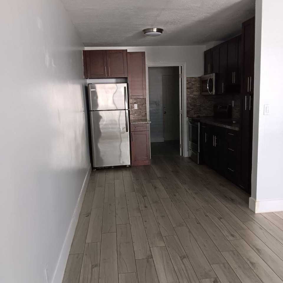 4961 Sw 28th Ter Unit 2 - Photo 5 of 15