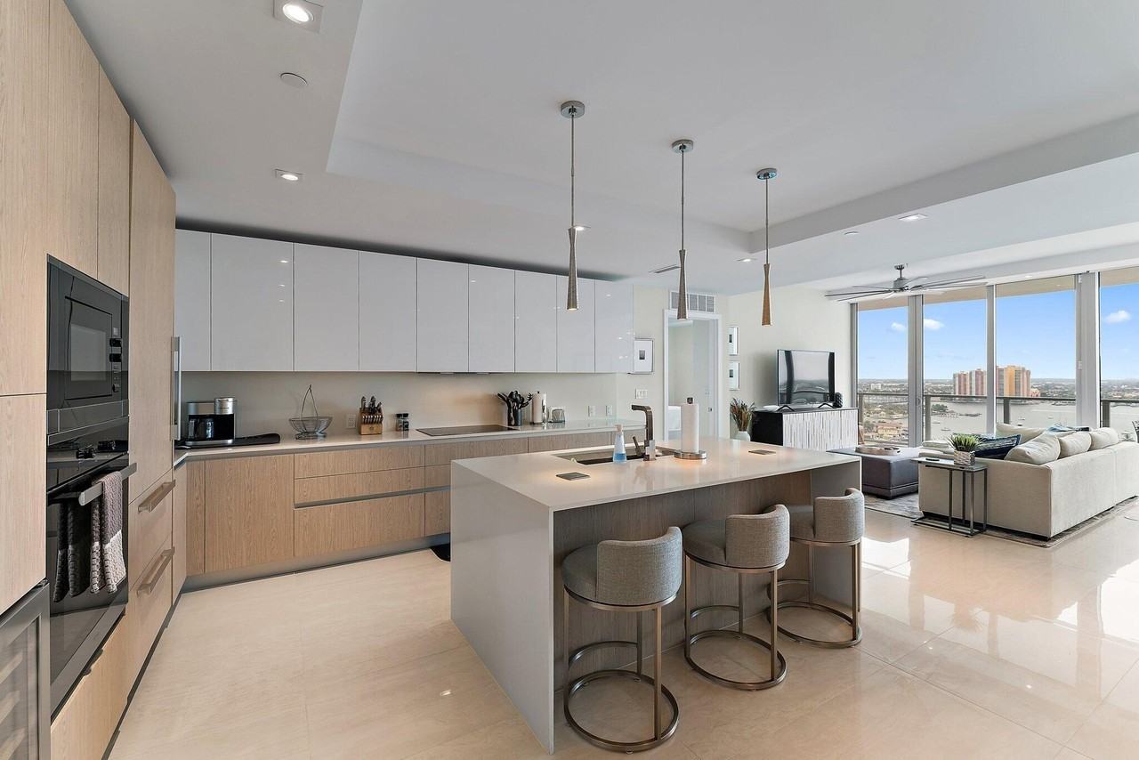 3100 N Ocean Dr Unit 1906 - Photo 2 of 31