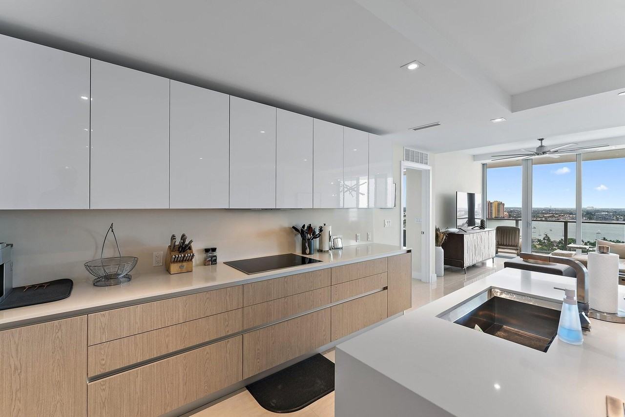 3100 N Ocean Dr Unit 1906 - Photo 4 of 31