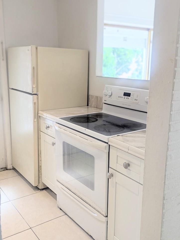 20400 Nw 7th Ave Apt 202 - Photo 3 of 7