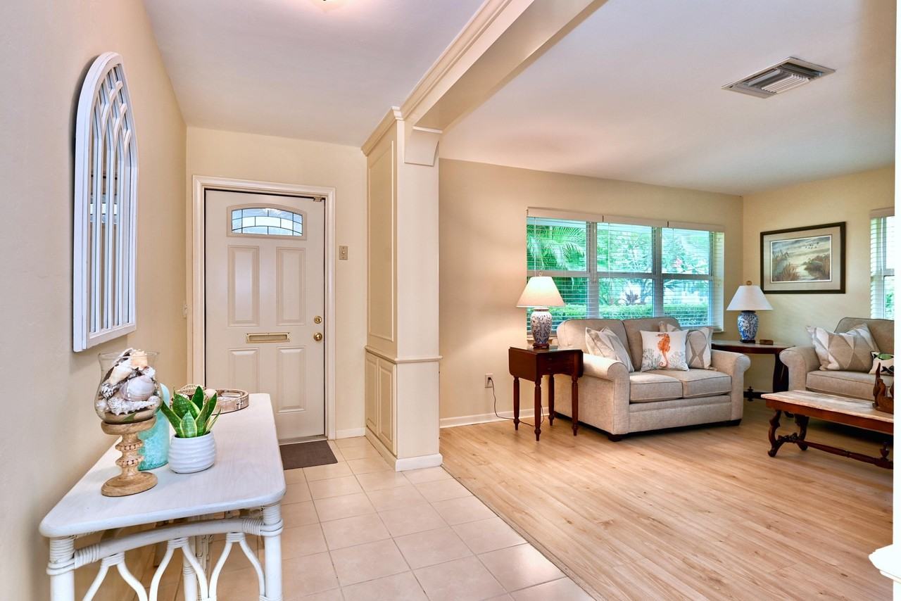 129 Alhambra Pl - Photo 5 of 41