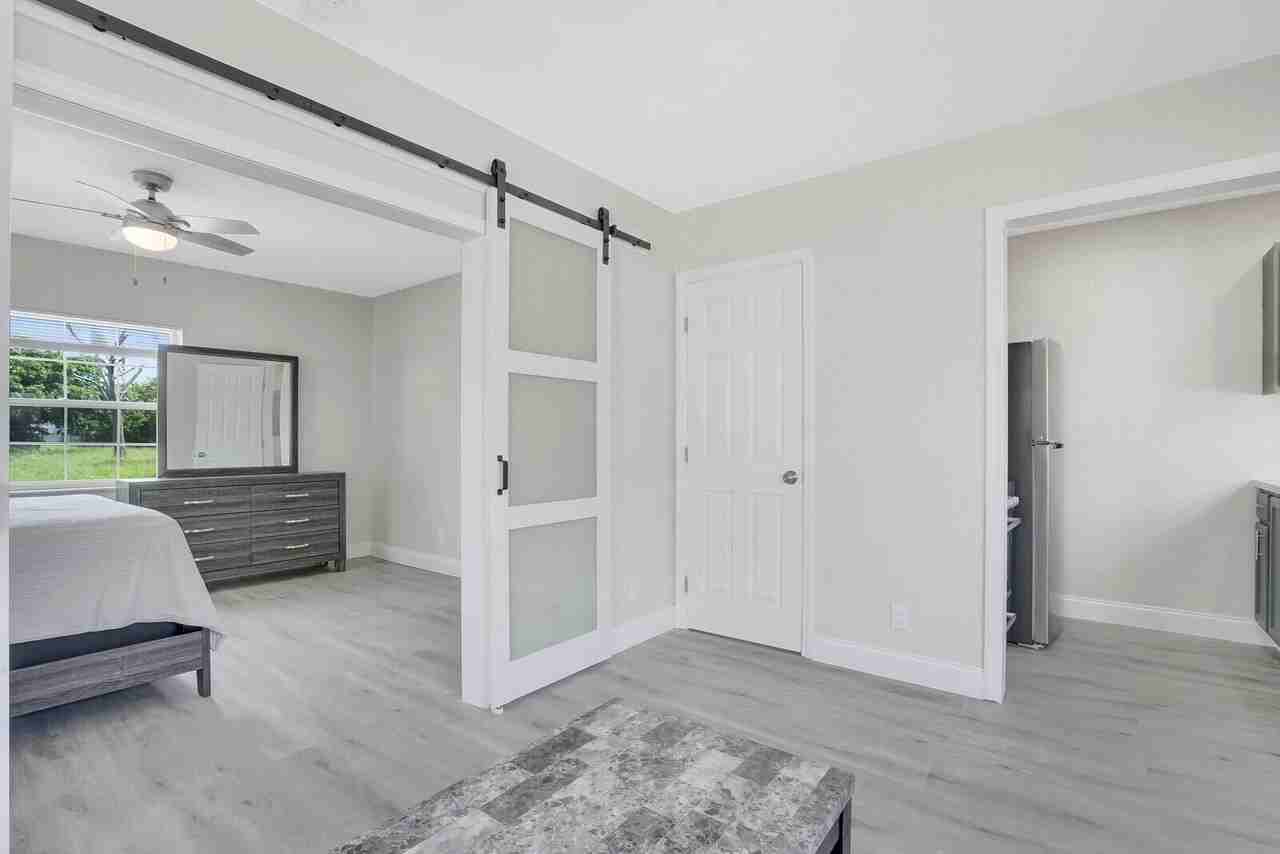 1001 S Federal Hwy Unit 3 - Photo 4 of 12