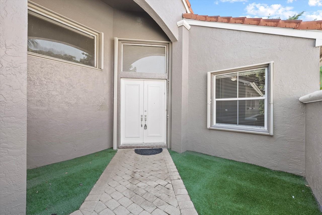 10860 Fairmont Village Dr - Photo 4 of 50