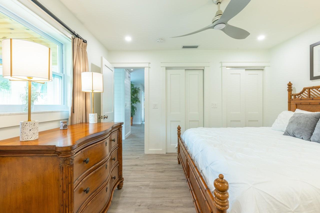 1967 Nw Palmetto Ter - Photo 4 of 27