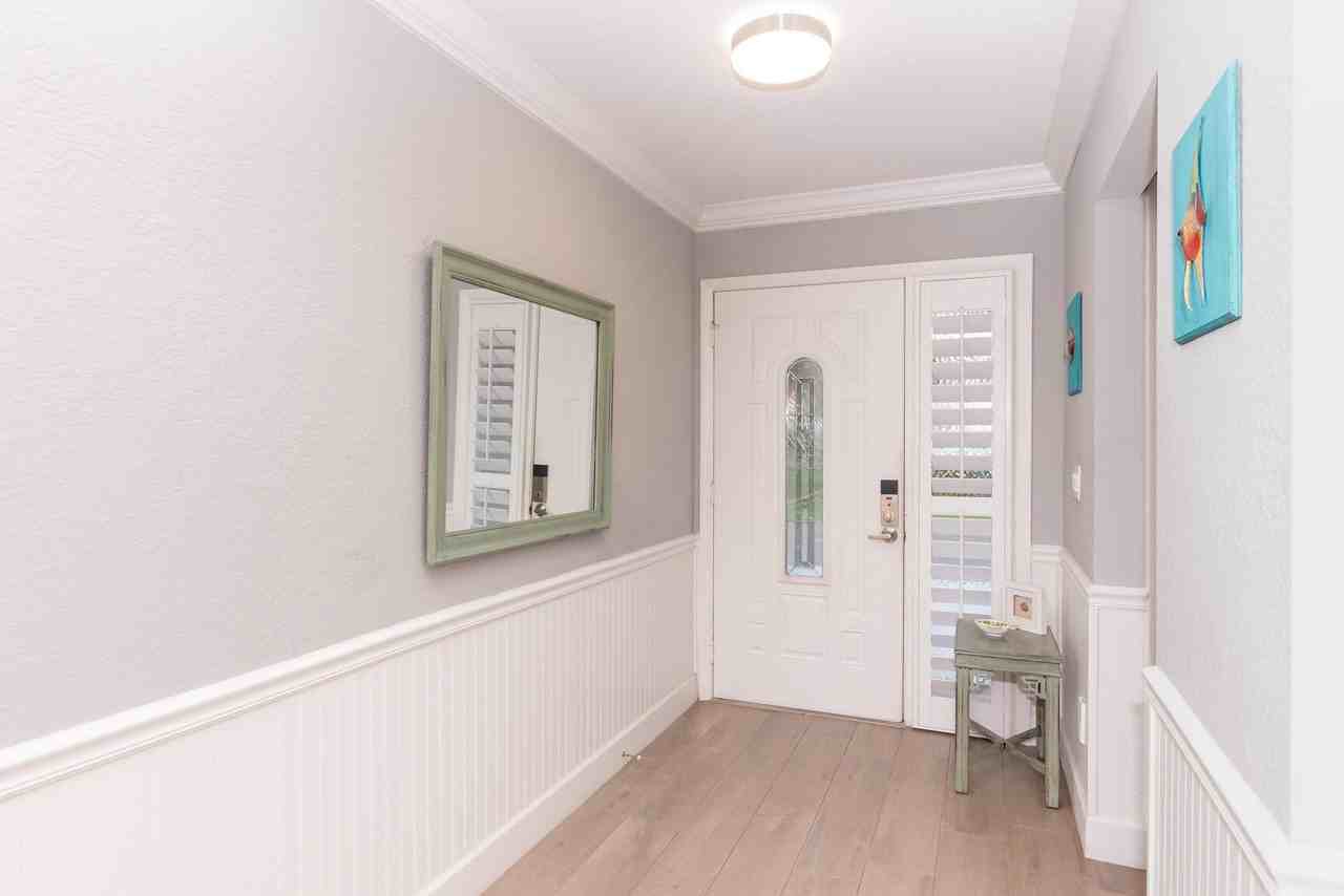 4041 Ne Breakwater Dr - Photo 2 of 37