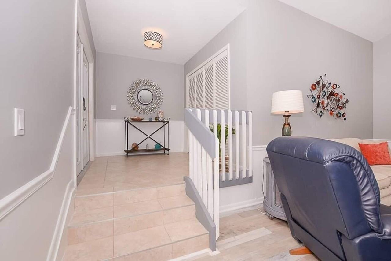 4031 Ne Breakwater Dr - Photo 5 of 50