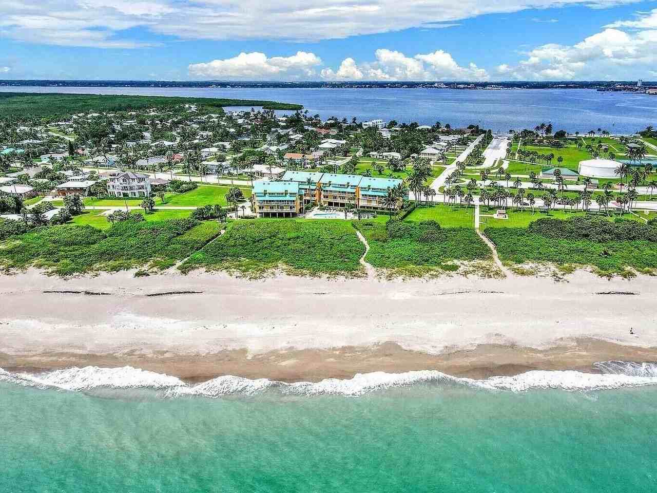 1550 S Ocean Dr Apt 15 - Photo 3 of 9