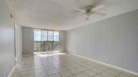 500 Executive Center Dr Apt 5a - Photo 3 of 28