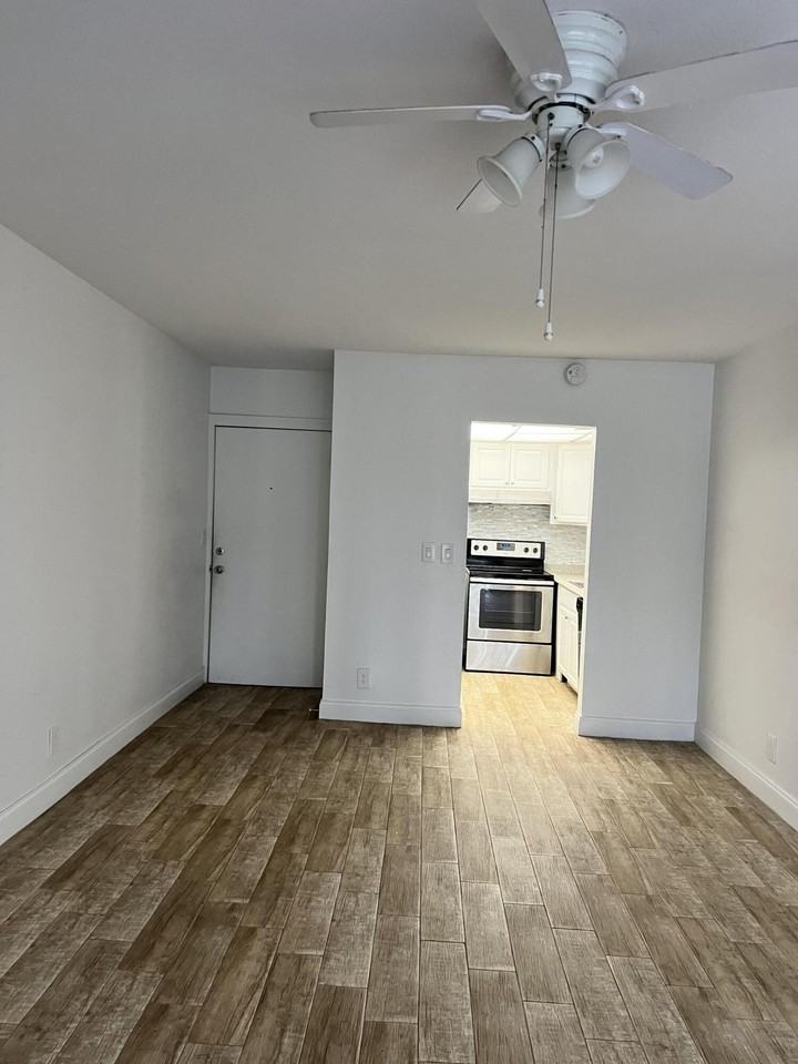 632 Nw 13th St Unit 210 - Photo 5 of 25