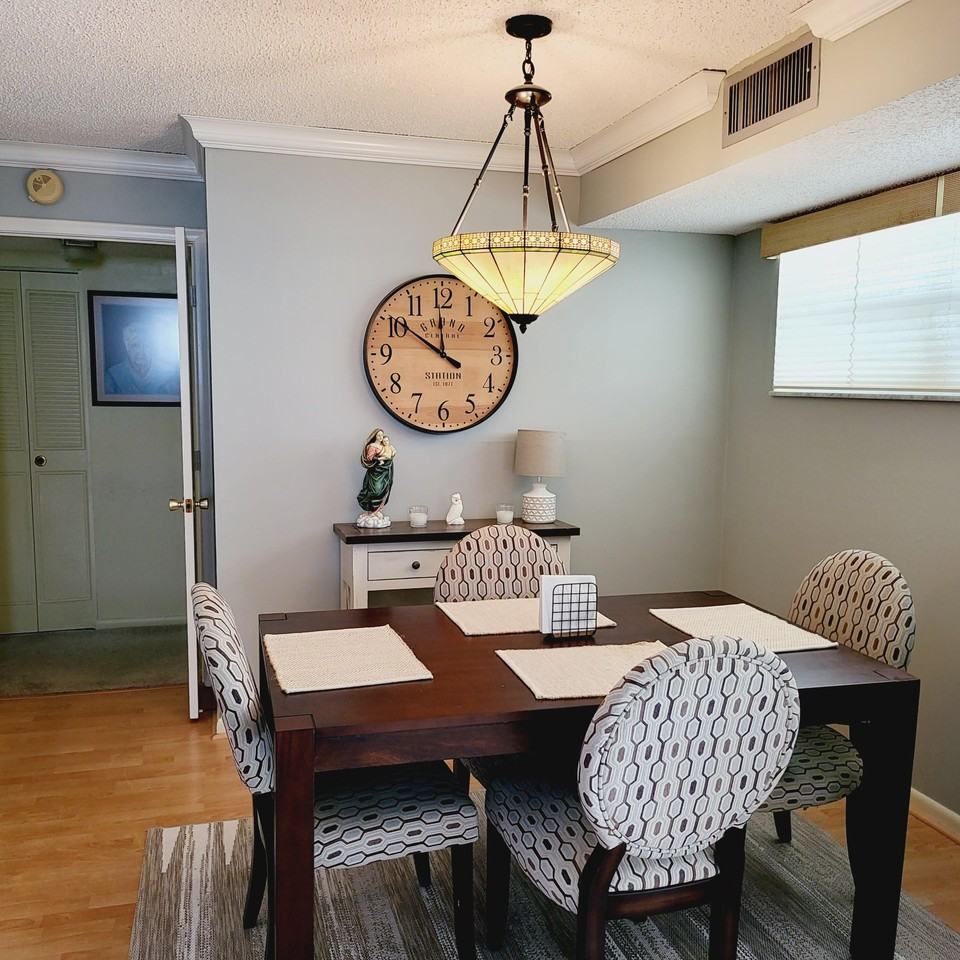 23 Colonial Club Dr Apt 200 - Photo 4 of 18