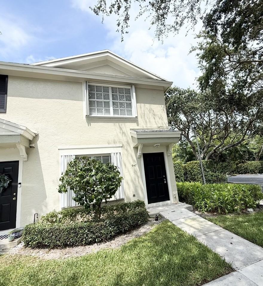 947 Kokomo Key Ln #947 - Photo 3 of 17