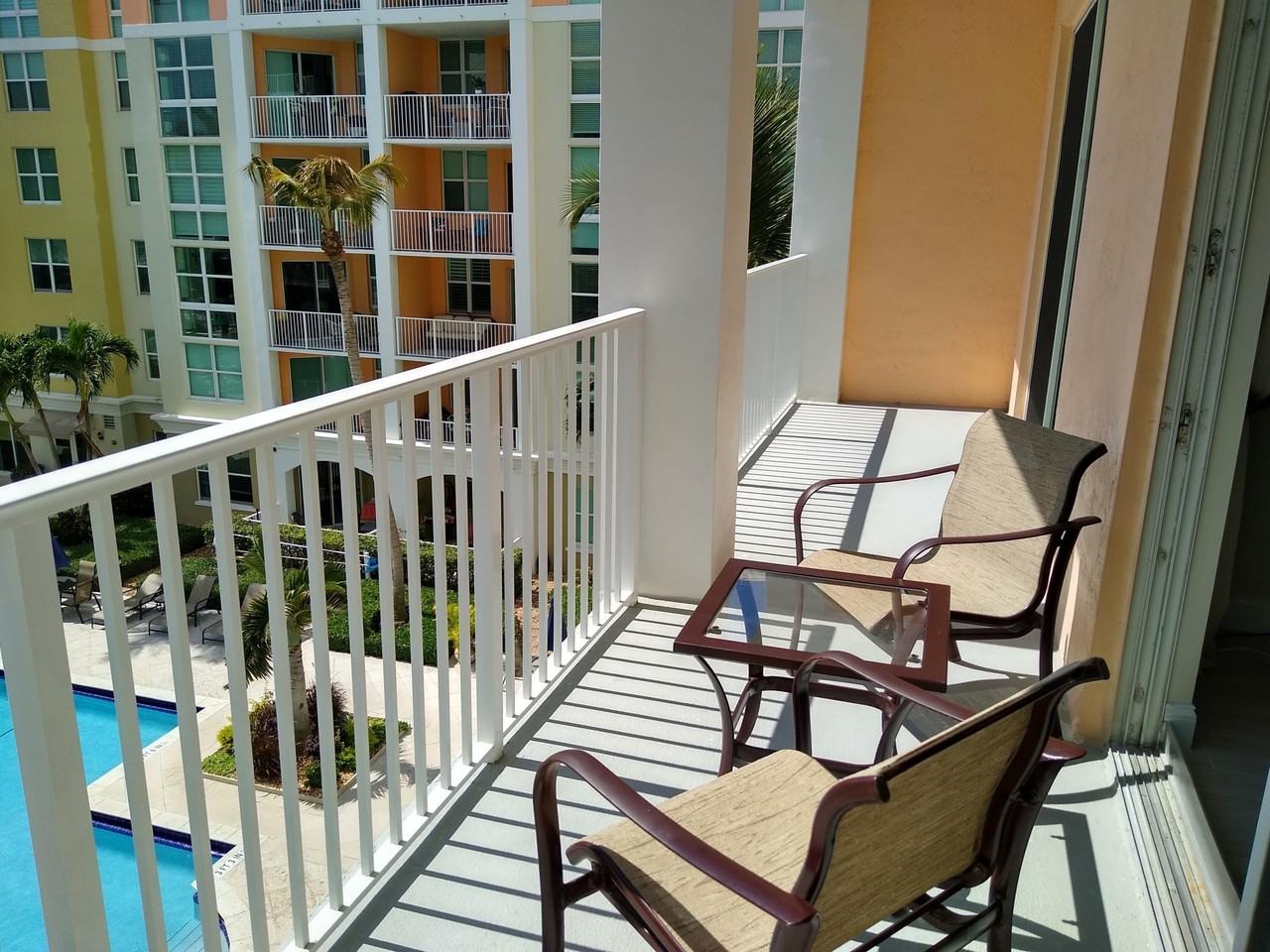 806 E Windward Way Apt 410 - Photo 3 of 33