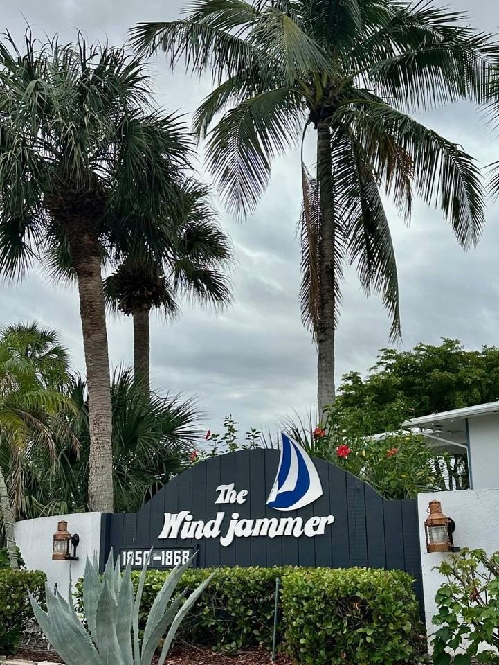 1868 Sw Palm City Rd Apt 202 - Photo 2 of 18