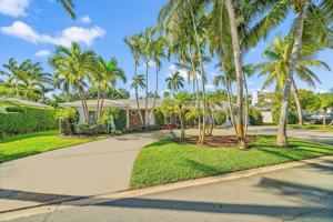 featured image of 210 Russlyn Dr