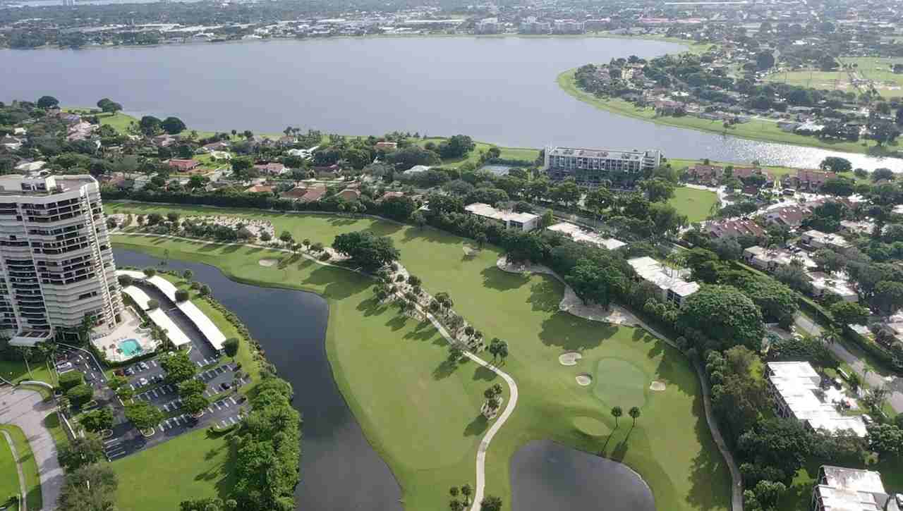 1739 Embassy Dr Apt 202 - Photo 3 of 33