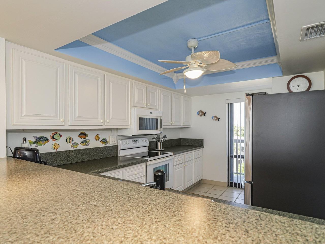 4141 Ocean Dr Apt 403 - Photo 6 of 39