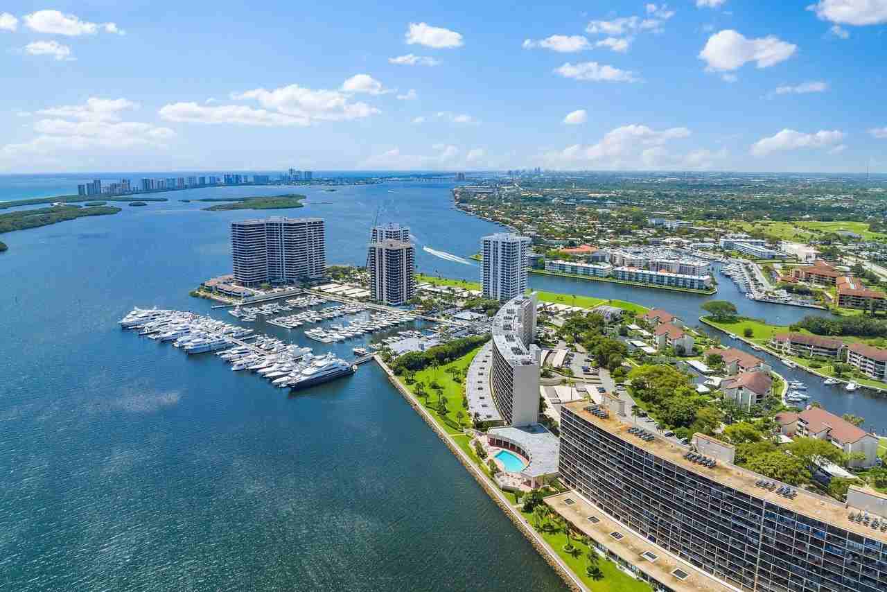 134 Lakeshore Dr Apt 316 - Photo 2 of 30