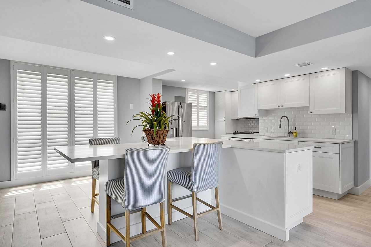 134 Lakeshore Dr Apt 316 - Photo 3 of 30