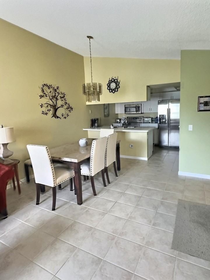 117 Waterside Dr #117 - Photo 3 of 19