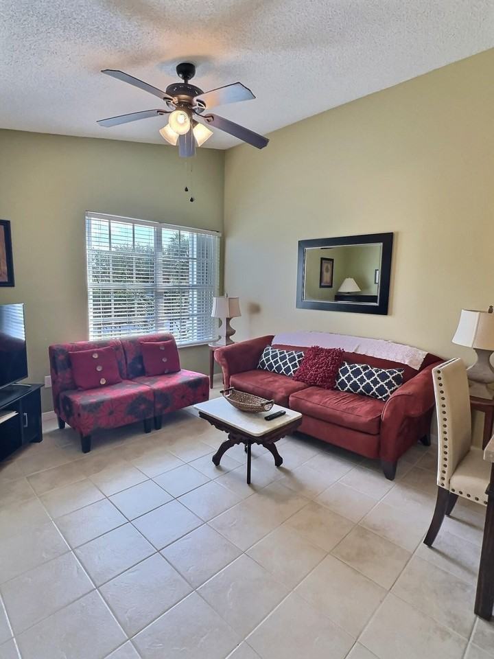117 Waterside Dr #117 - Photo 4 of 19