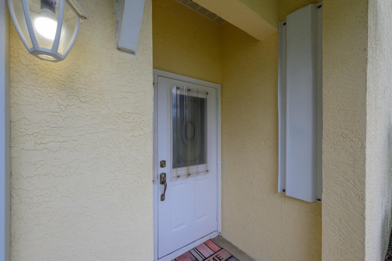 4139 Ne Moon River Cir - Photo 4 of 31