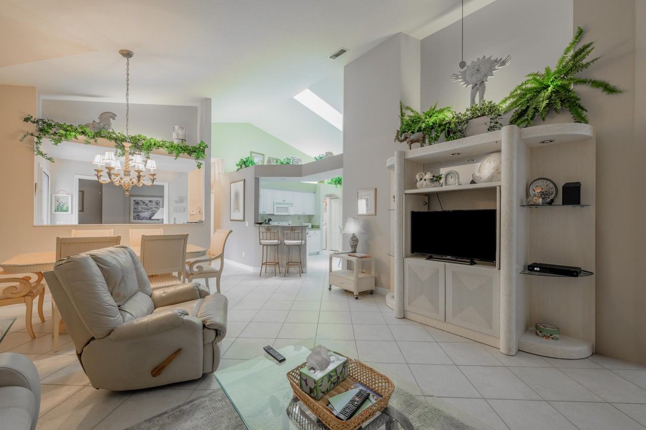 4139 Ne Moon River Cir - Photo 6 of 31