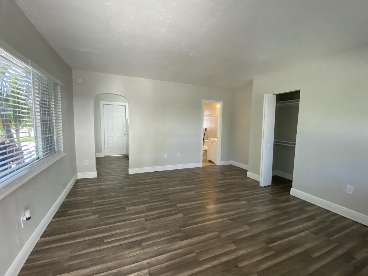 605 N Federal Hwy Apt 1 - Photo 3 of 9