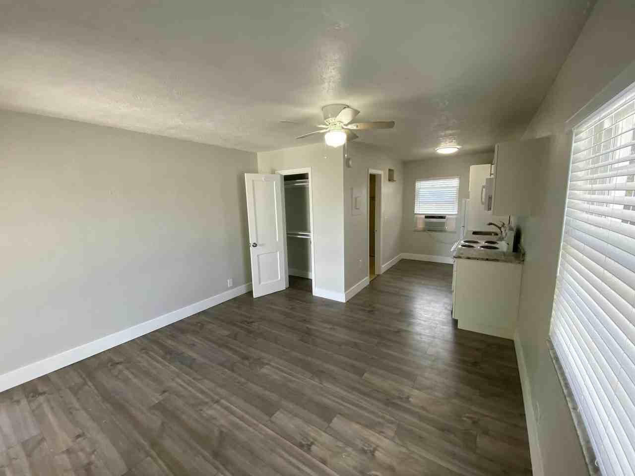 605 N Federal Hwy Apt 12 - Photo 3 of 9
