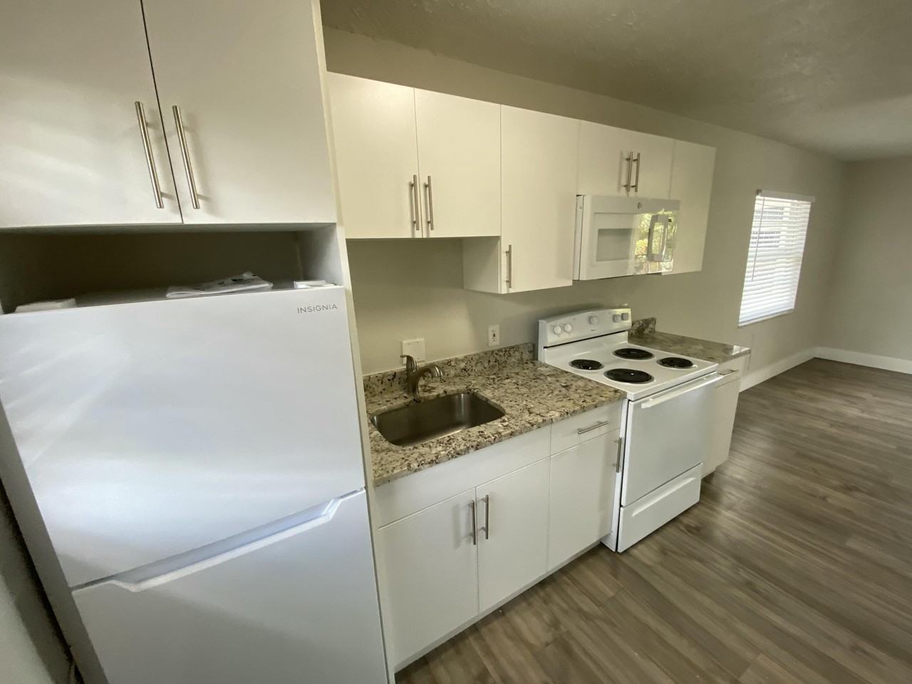 605 N Federal Hwy Apt 12 - Photo 5 of 9