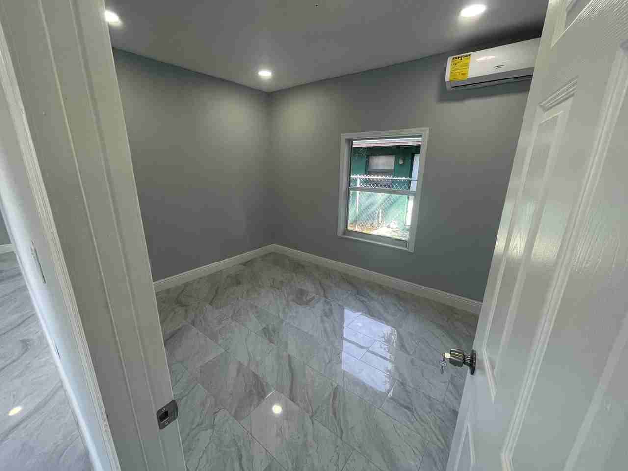 508 Means Ct Unit A - Photo 2 of 8