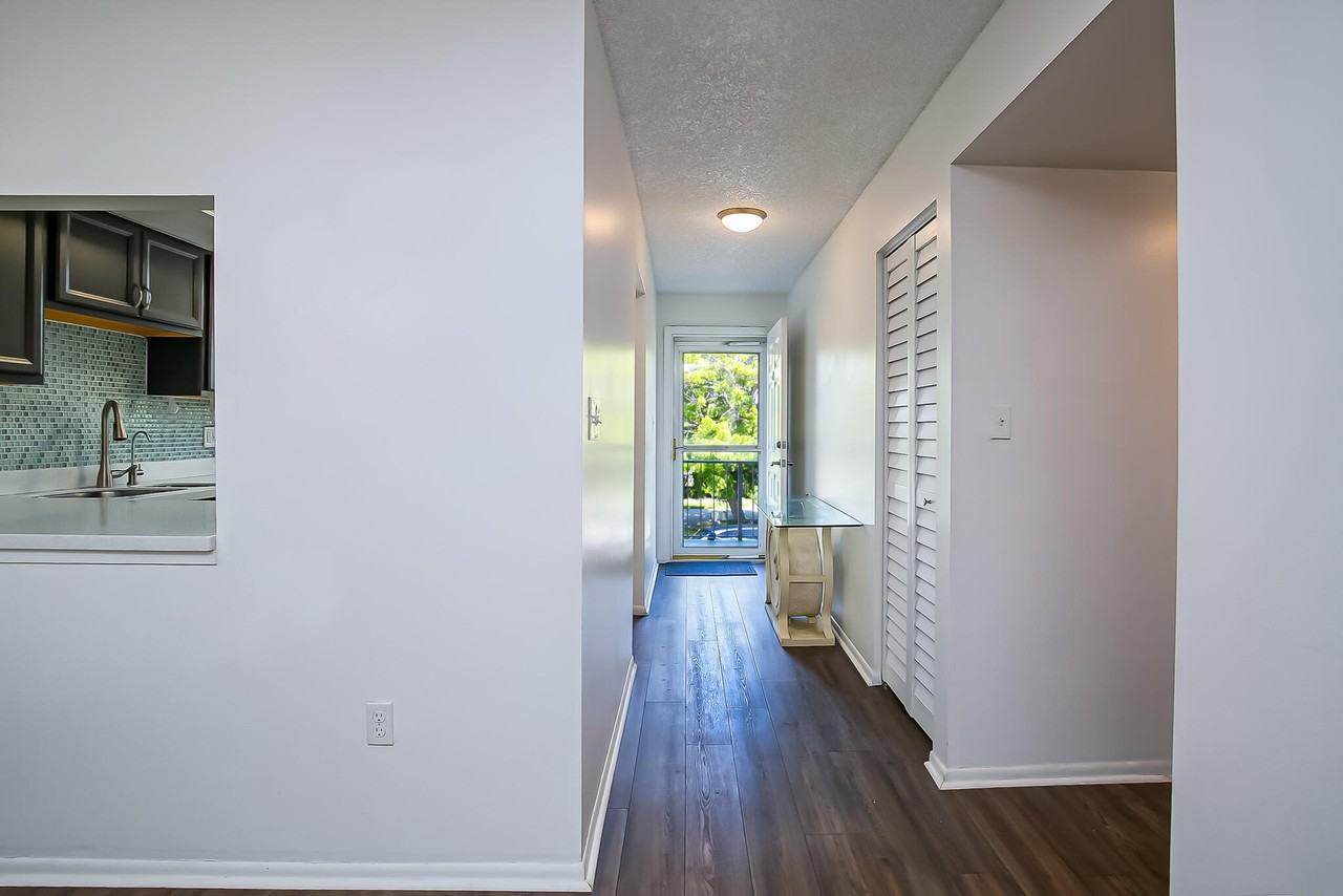 1151 Carlton Ct Apt 204 - Photo 5 of 18