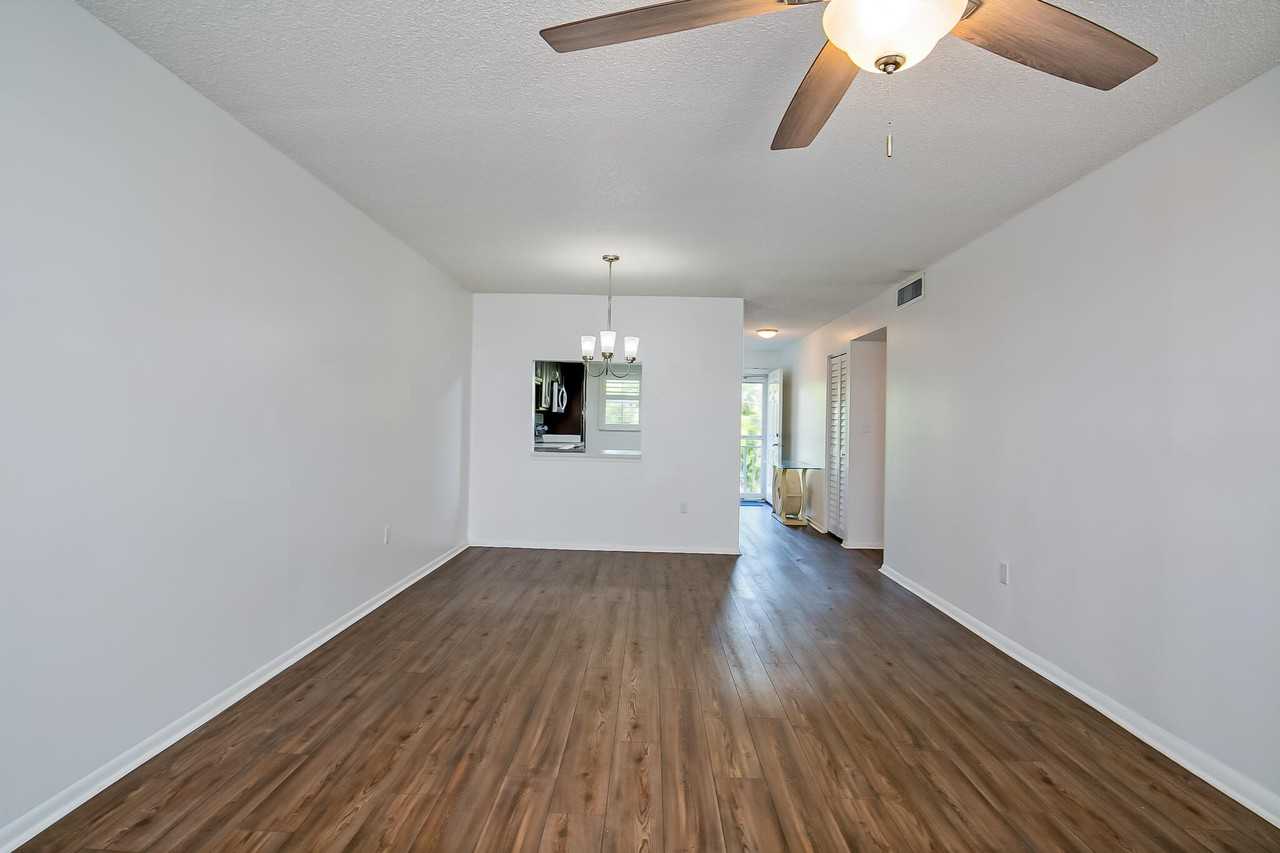 1151 Carlton Ct Apt 204 - Photo 7 of 18