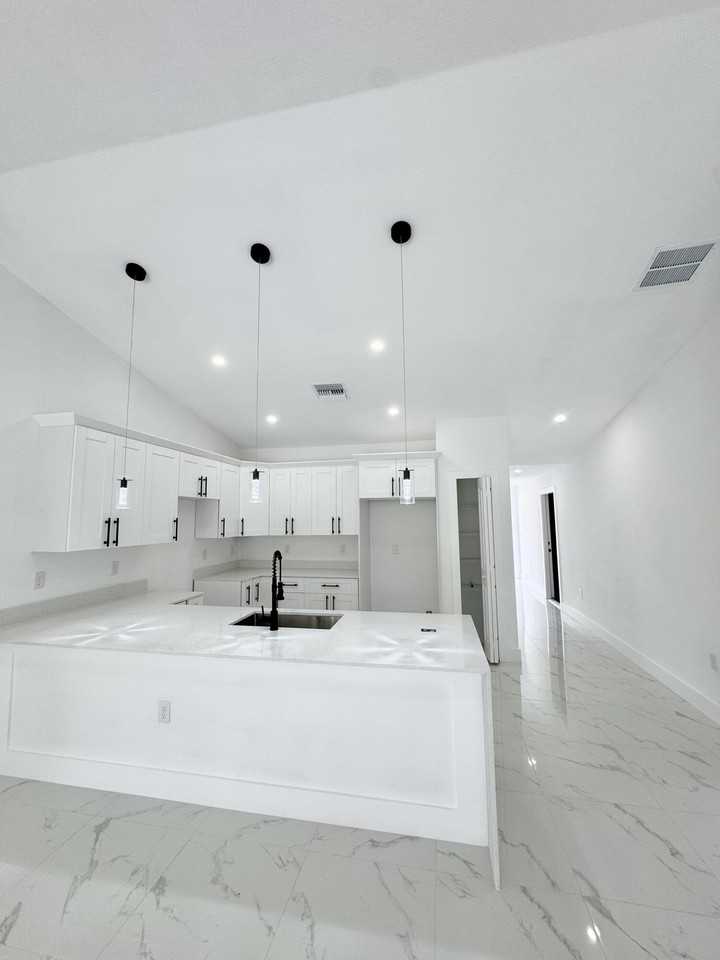 668 Chemstrand St E Unit 668 - Photo 5 of 35