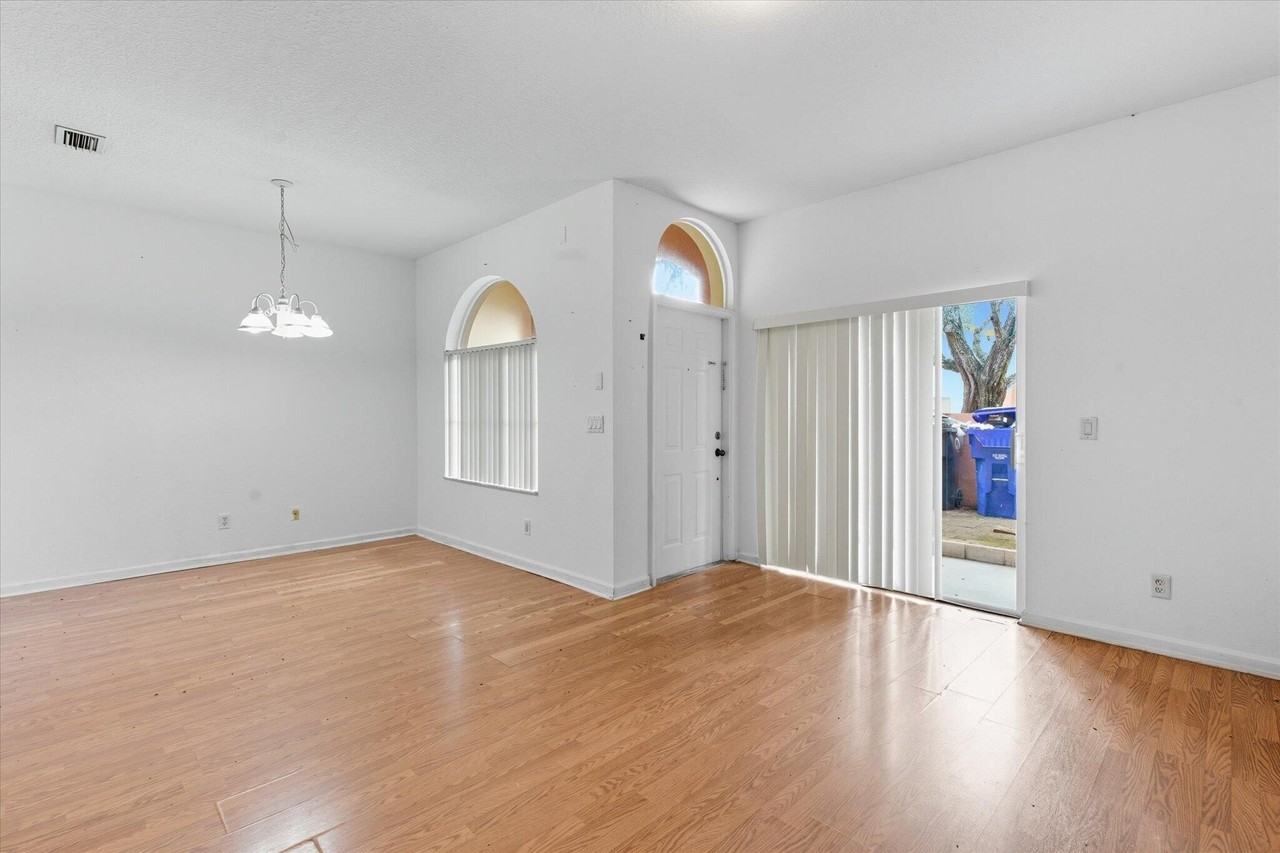 1407 S Santa Catalina Cir - Photo 3 of 12