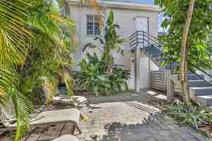 featured image of 818 N Dixie Hwy Apt 3 #Apt 3