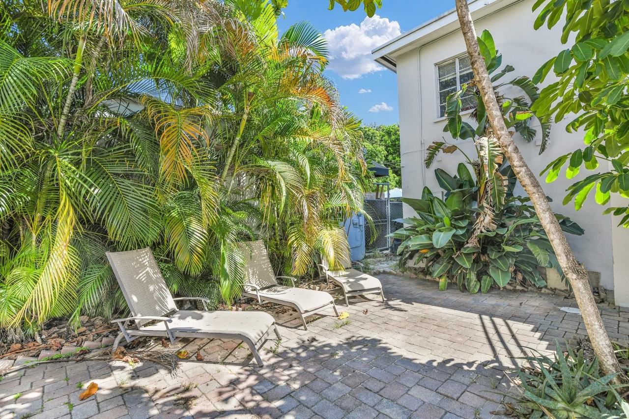 818 N Dixie Hwy Apt 3 - Photo 3 of 19